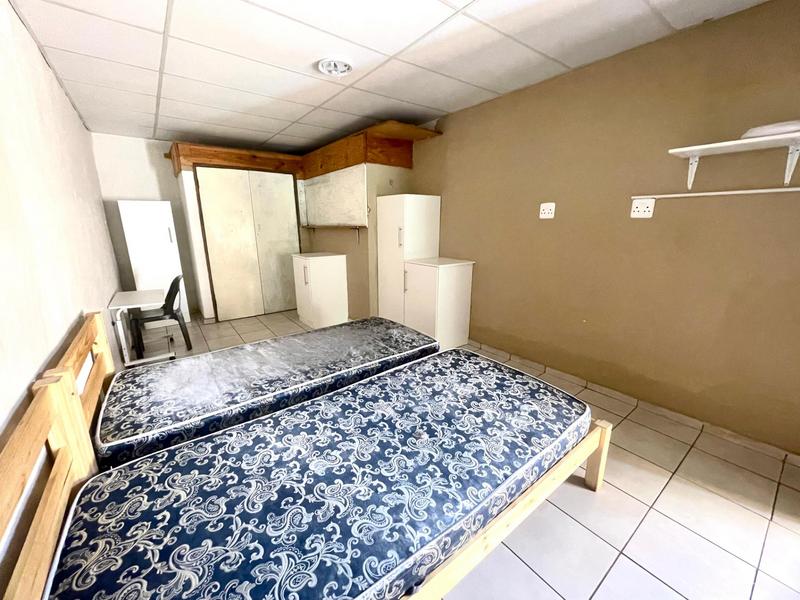 To Let 10 Bedroom Property for Rent in Bult West North West